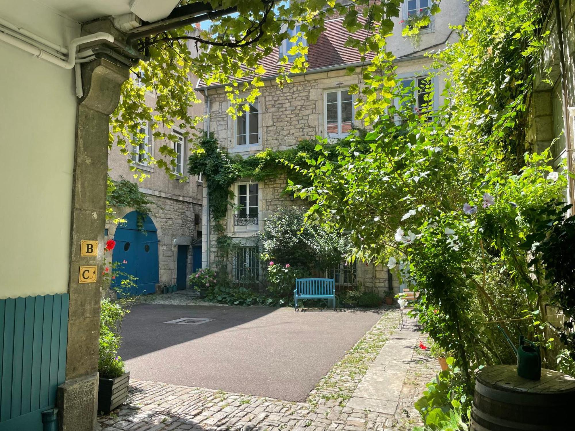Besancon: Charmant Duplex Au Pied De La Citadelle ภายนอก รูปภาพ